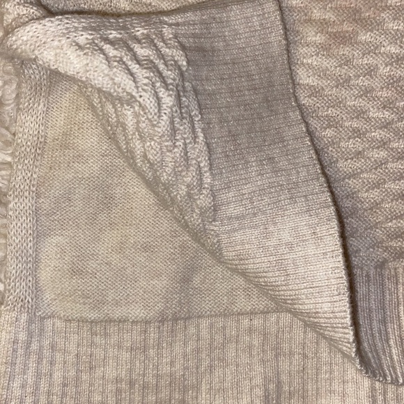 Women’s Tommy Hilfiger Sweater - Picture 8 of 10